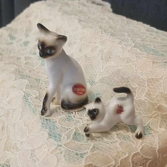 Vintage Cat Figurines Set of 2 Made in Japan - Picture 1 of 13